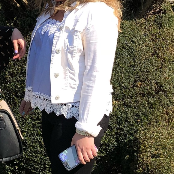 Express Lace Top - Picture 4 of 4